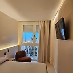 El Globo Hotel *