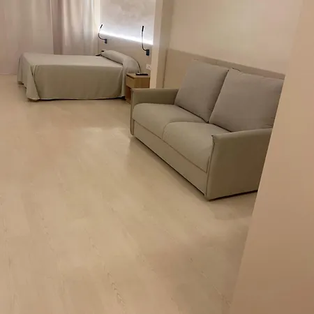 环球酒店 酒店 *