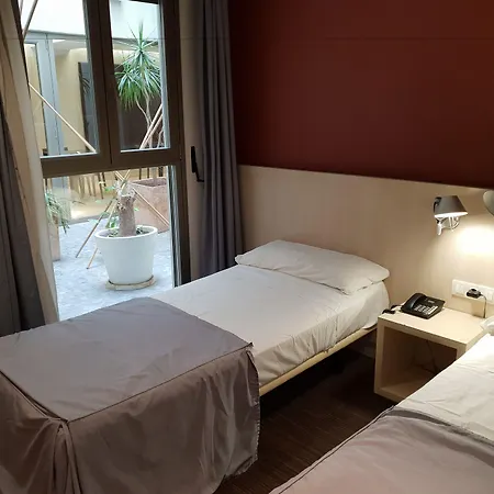 El Globo Otel Valensiya